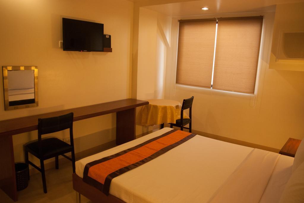 M Suites Hotel Makati City Bilik gambar