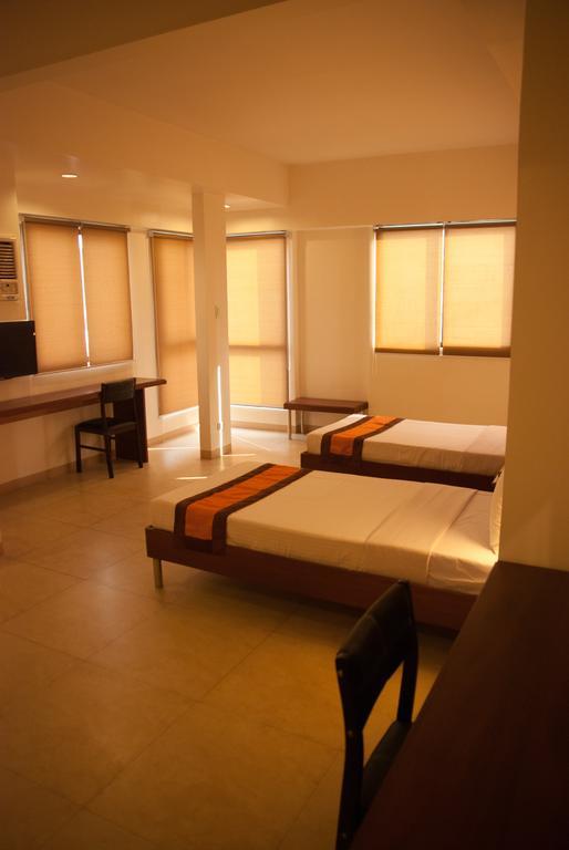 M Suites Hotel Makati City Bilik gambar