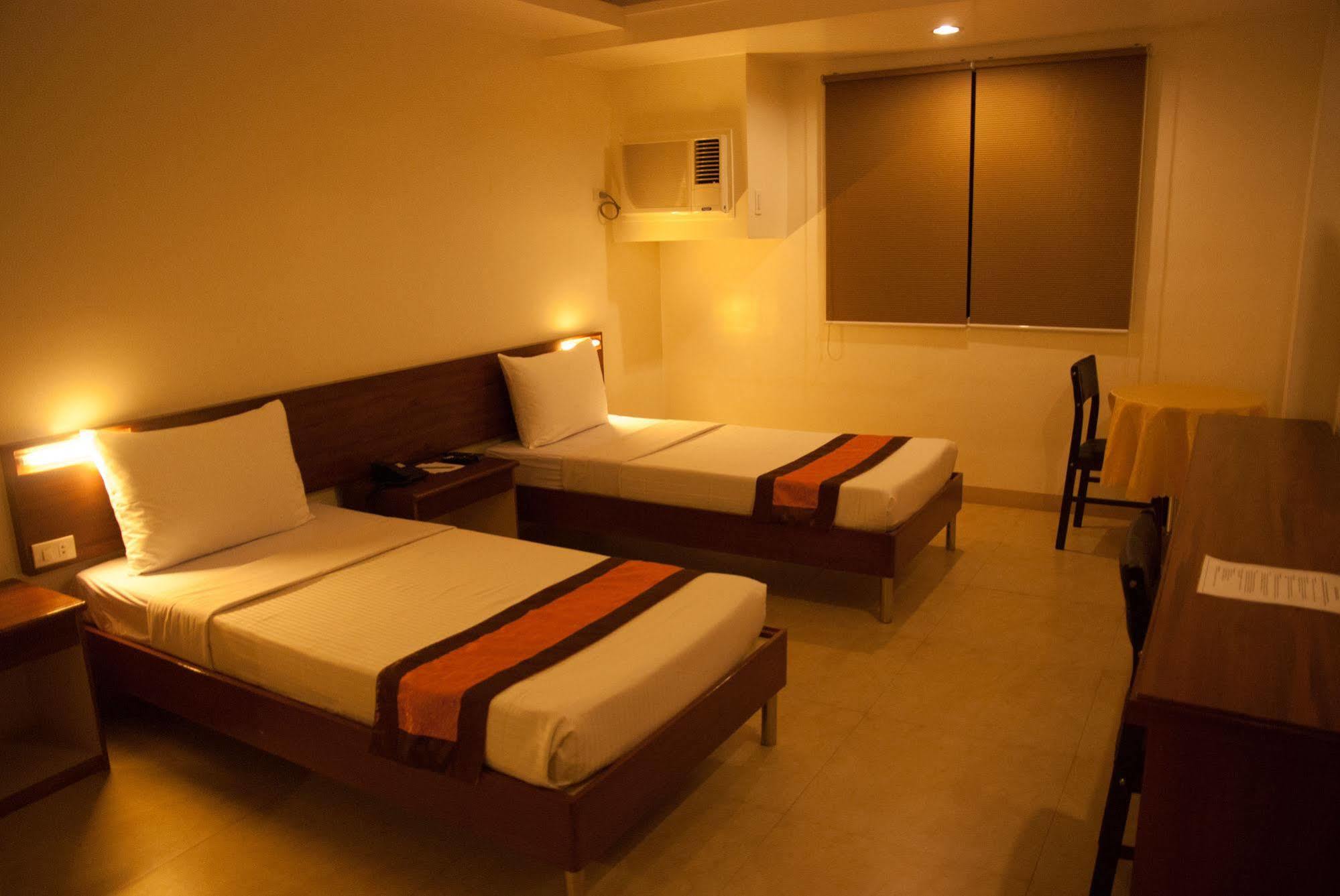 M Suites Hotel Makati City Luaran gambar