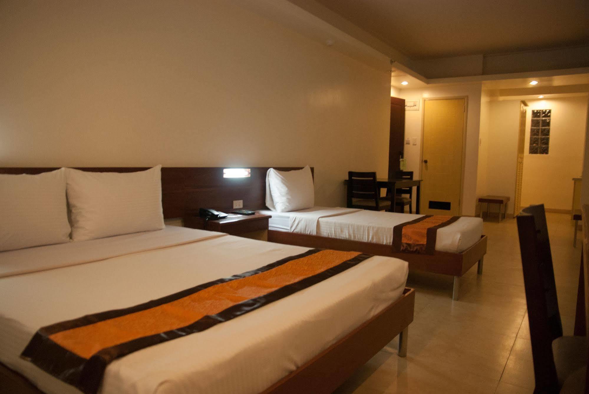 M Suites Hotel Makati City Luaran gambar