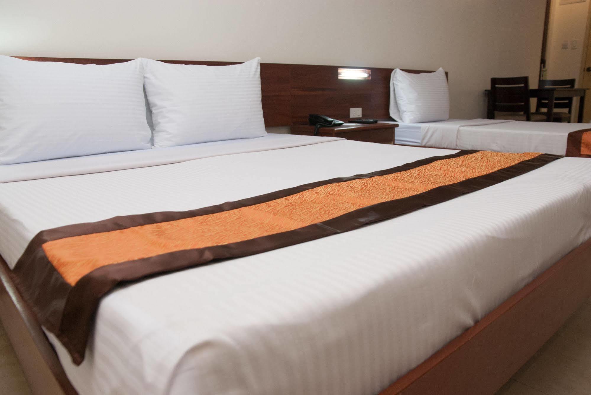M Suites Hotel Makati City Luaran gambar