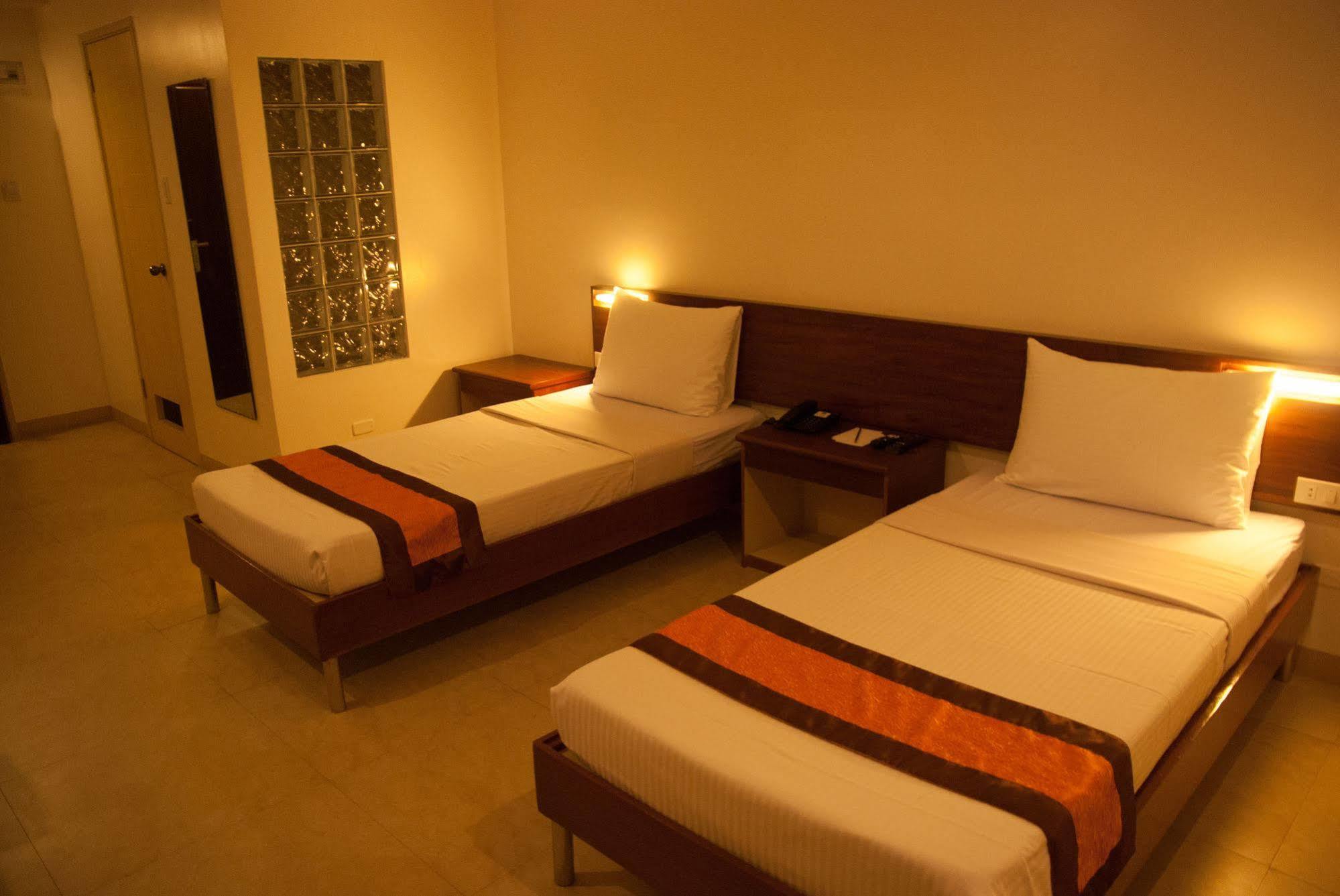 M Suites Hotel Makati City Luaran gambar