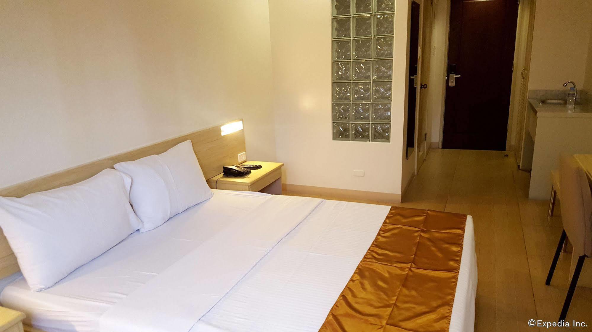 M Suites Hotel Makati City Luaran gambar
